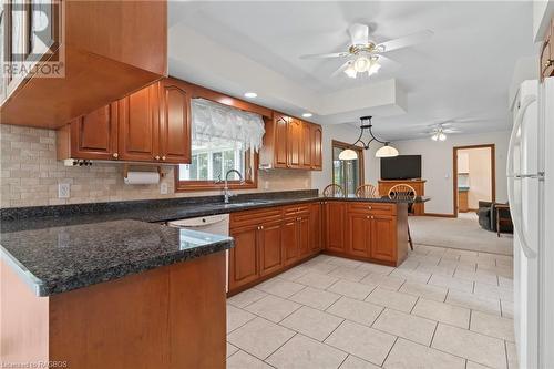 222 2Nd Avenue, Hanover, ON - Indoor Photo Showing Kitchen With Double Sink