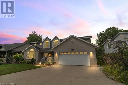 222 2Nd Avenue, Hanover, ON - Outdoor With Deck Patio Veranda With Facade