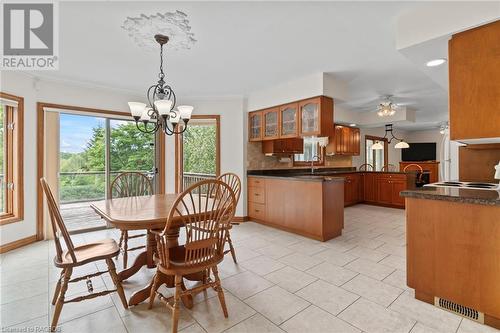 222 2Nd Avenue, Hanover, ON - Indoor Photo Showing Dining Room