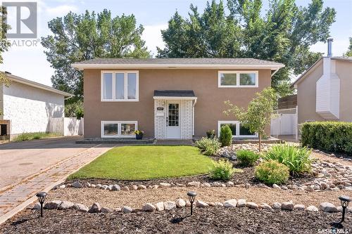 1407 Hochelaga Street W, Moose Jaw, SK - Outdoor