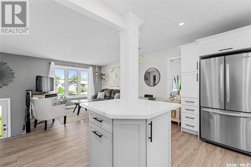 1407 Hochelaga Street W, Moose Jaw, SK - Indoor Photo Showing Kitchen