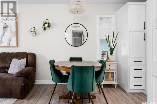 1407 Hochelaga Street W, Moose Jaw, SK - Indoor Photo Showing Dining Room