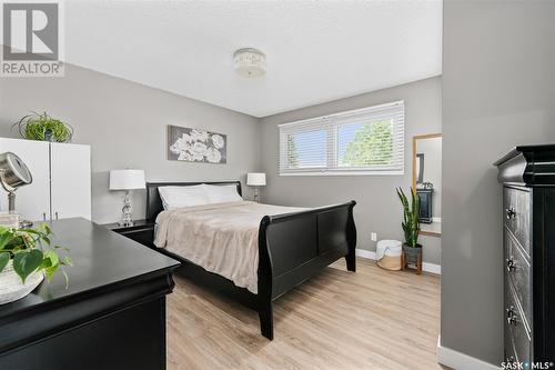 1407 Hochelaga Street W, Moose Jaw, SK - Indoor Photo Showing Bedroom