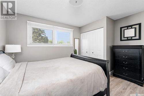 1407 Hochelaga Street W, Moose Jaw, SK - Indoor Photo Showing Bedroom