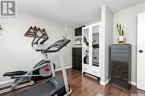 1407 Hochelaga Street W, Moose Jaw, SK - Indoor Photo Showing Gym Room