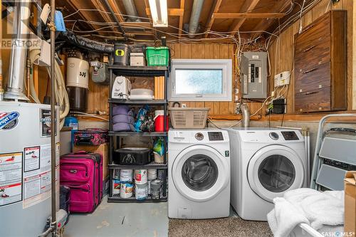 1407 Hochelaga Street W, Moose Jaw, SK - Indoor Photo Showing Laundry Room