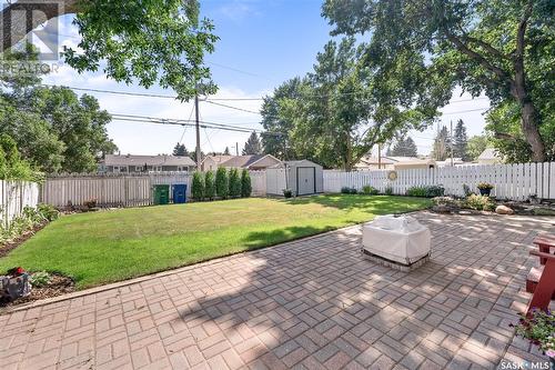 1407 Hochelaga Street W, Moose Jaw, SK - Outdoor With Backyard