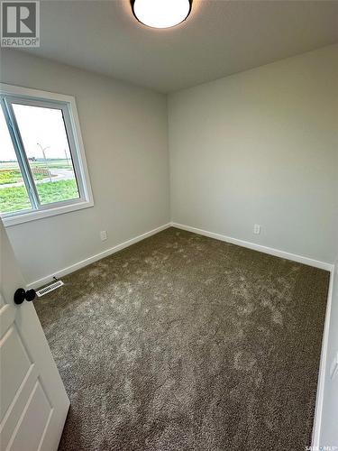 8633 Wheat Crescent, Regina, SK - Indoor Photo Showing Other Room