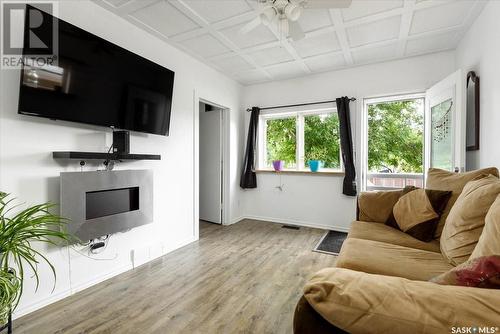 350 Wascana Street, Regina, SK - Indoor Photo Showing Living Room