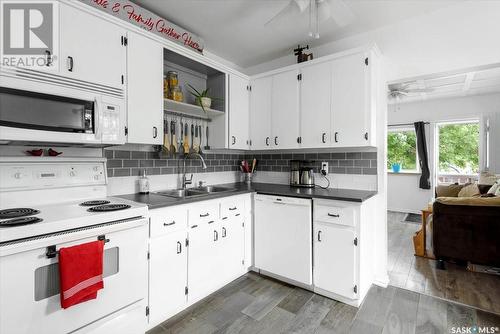 350 Wascana Street, Regina, SK - Indoor Photo Showing Kitchen With Double Sink