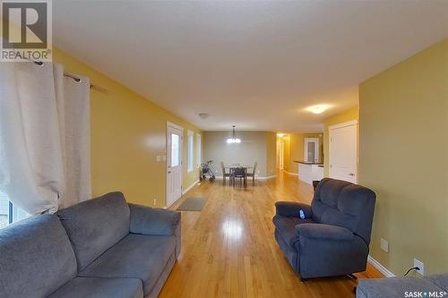 711 101St Avenue, Tisdale, SK - Indoor Photo Showing Living Room