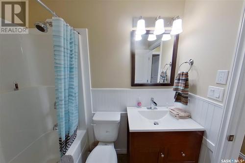 711 101St Avenue, Tisdale, SK - Indoor Photo Showing Bathroom