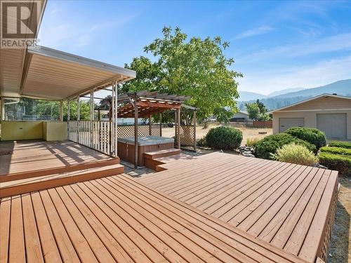 1013 Bridgeview Crescent, Ootischenia, BC - Outdoor With Deck Patio Veranda