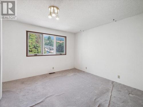 1013 Bridgeview Crescent, Ootischenia, BC - Indoor Photo Showing Other Room