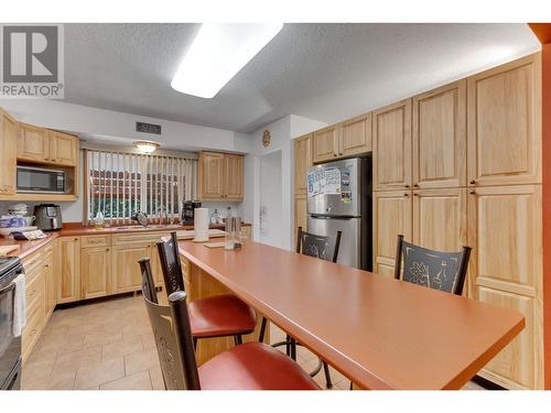 323 Mcpherson Place, Prince George, BC - Indoor Photo Showing Kitchen