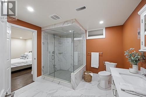 1091 Woodland, Lakeshore, ON - Indoor Photo Showing Bathroom