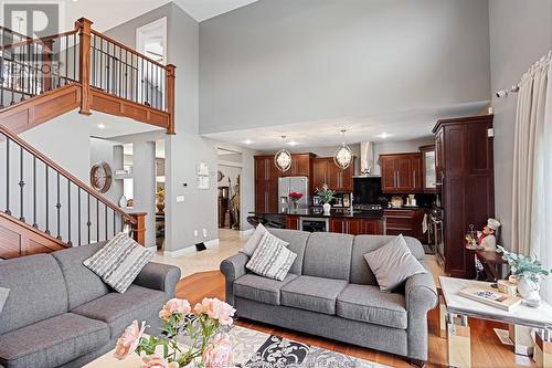 1091 Woodland, Lakeshore, ON - Indoor Photo Showing Living Room