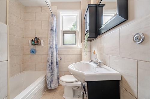 344 East 12Th Street, Hamilton, ON - Indoor Photo Showing Bathroom