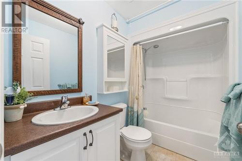 47 St Viateur Crescent, Limoges, ON - Indoor Photo Showing Bathroom