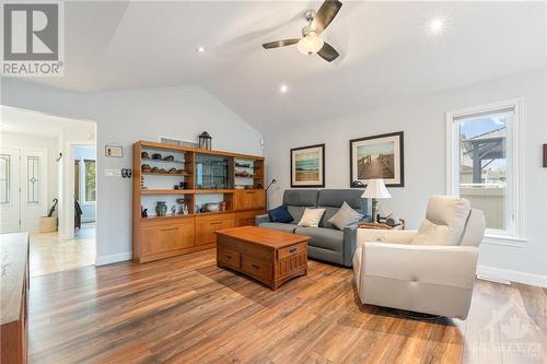 47 St Viateur Crescent, Limoges, ON - Indoor Photo Showing Living Room