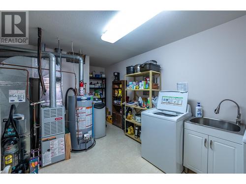 2 Royal Ann Court Unit# 10, Osoyoos, BC - Indoor Photo Showing Laundry Room