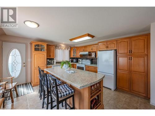 2 Royal Ann Court Unit# 10, Osoyoos, BC - Indoor Photo Showing Kitchen