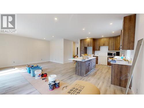 2042 Golden Eagle Drive, Sparwood, BC - Indoor Photo Showing Kitchen