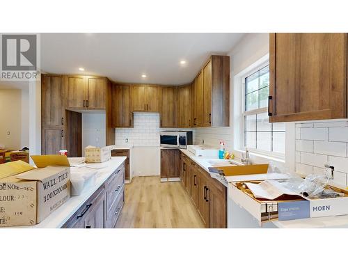 2042 Golden Eagle Drive, Sparwood, BC - Indoor Photo Showing Kitchen