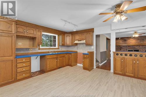 4580 Howard, Windsor, ON - Indoor Photo Showing Kitchen