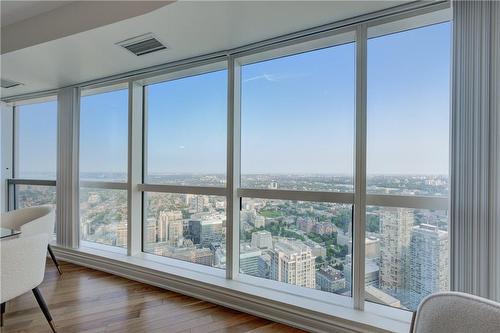 388 Yonge Street|Unit #7116, Toronto, ON - Indoor Photo Showing Other Room