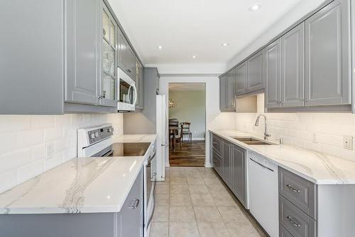 77 Governors Road|Unit #501, Dundas, ON - Indoor Photo Showing Kitchen With Double Sink With Upgraded Kitchen