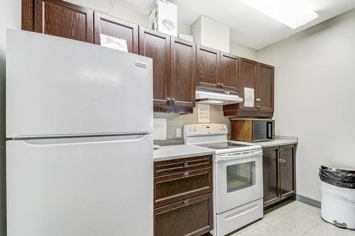 77 Governors Road|Unit #501, Dundas, ON - Indoor Photo Showing Kitchen