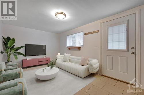 116 Primrose Avenue, Ottawa, ON - Indoor Photo Showing Living Room