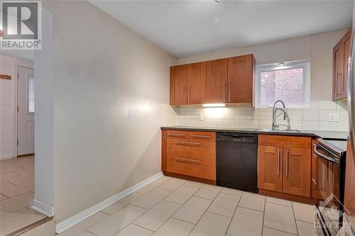 116 Primrose Avenue, Ottawa, ON - Indoor Photo Showing Kitchen