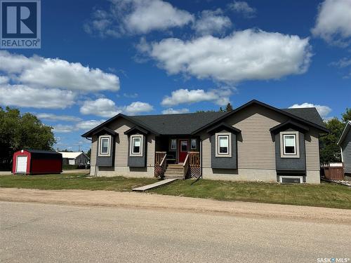 405 Second Avenue E, Spiritwood, SK - Outdoor With Facade