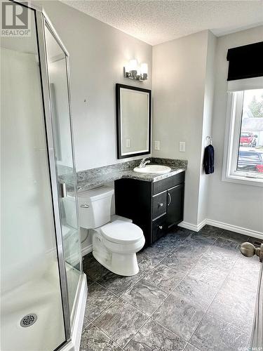 405 Second Avenue E, Spiritwood, SK - Indoor Photo Showing Bathroom