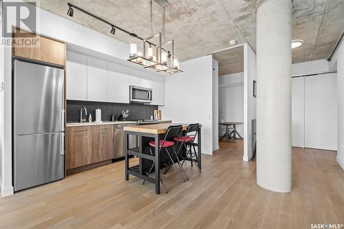 1306 490 2Nd Avenue S, Saskatoon, SK - Indoor Photo Showing Kitchen