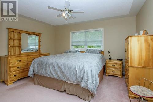 3851 10 Avenue Se, Salmon Arm, BC - Indoor Photo Showing Bedroom