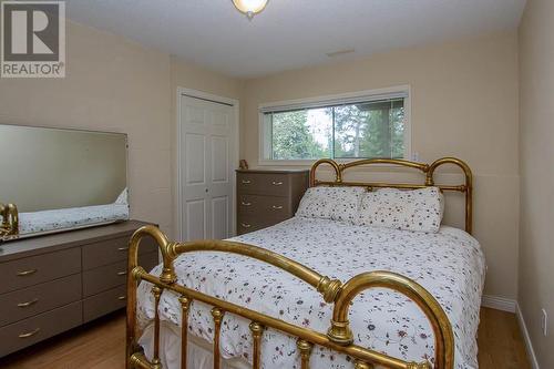 3851 10 Avenue Se, Salmon Arm, BC - Indoor Photo Showing Bedroom