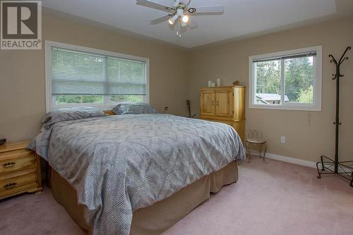 3851 10 Avenue Se, Salmon Arm, BC - Indoor Photo Showing Bedroom