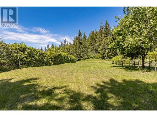 3851 10 Avenue Se, Salmon Arm, BC - Outdoor