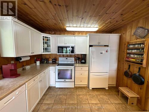 466 Grenfell Road, Timiskaming Remote Area, ON - Indoor Photo Showing Kitchen