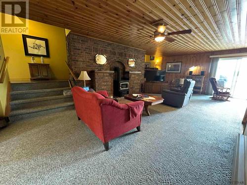 466 Grenfell Road, Timiskaming Remote Area, ON - Indoor Photo Showing Other Room