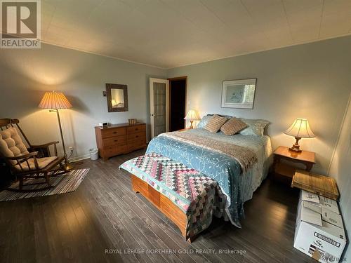 466 Grenfell Road, Timiskaming Remote Area, ON - Indoor Photo Showing Bedroom