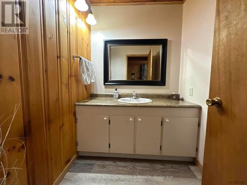 466 Grenfell Road, Timiskaming Remote Area, ON - Indoor Photo Showing Bathroom