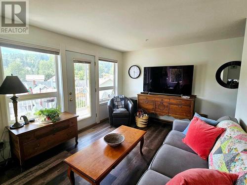 105 Knighton  Road Unit# 109, Kimberley, BC - Indoor Photo Showing Living Room