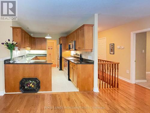 20 Village Crescent, Peterborough (Otonabee), ON - Indoor Photo Showing Kitchen