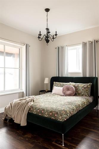 249 Penny Lane, Grande Pointe, MB - Indoor Photo Showing Bedroom