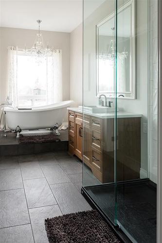 249 Penny Lane, Grande Pointe, MB - Indoor Photo Showing Bathroom