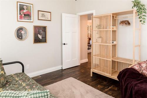 249 Penny Lane, Grande Pointe, MB - Indoor Photo Showing Bedroom